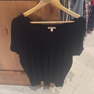 Very soft Bordeaux top from
Anthropologie. Hardly worn! Great condition.